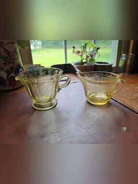 1930 MACBETH-EVANS YELLOW DEPRESSION GLASS CREAMERS